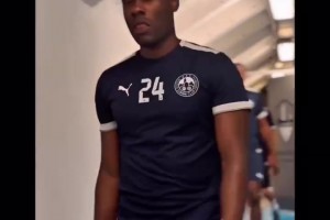 笑不活了！外網(wǎng)網(wǎng)友玩梗阿莫林?jǐn)[戰(zhàn)術(shù)板：原來(lái)他在織圍脖！