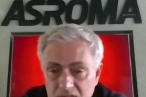 回曼聯(lián)無望？穆帥曾言：剛?cè)ゾ秃湍承┤苏f無法共事，他們?nèi)缃袢栽? >
                                        </div>
                                    </div>
                                                                        <div   id=