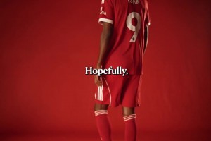 利物浦官方發(fā)視頻配文：他在這里！