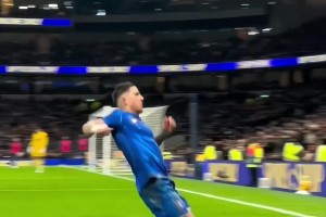 太強(qiáng)了！場(chǎng)邊視角看帕爾默閃轉(zhuǎn)騰挪助攻恩佐破門！