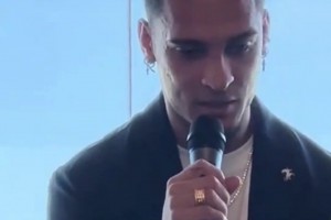 如愿以償！安東尼在皇家貝蒂斯為他舉辦的歡迎會上激動落淚！