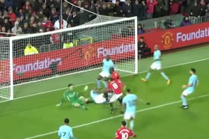 門神！埃德森曼市德比神勇兩連撲！