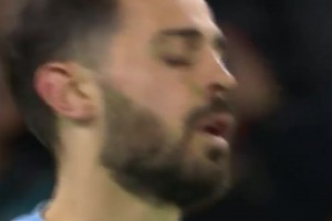 我記了你五年！名場(chǎng)面：凱帕提醒盧寧幫助后者撲出B席的點(diǎn)球！