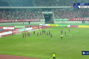 下半場(chǎng)淮安隊(duì)搶開(kāi)局?jǐn)U大比分！趙旭旸頭球梅開(kāi)二度
