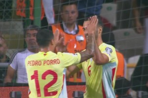 賞心悅目！西班牙Tiki-Taka戲耍土耳其后防 梅里諾禁區(qū)內(nèi)推射破門