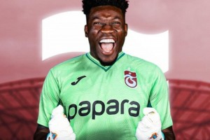 海淀蔡依林被邀請(qǐng)看日本動(dòng)畫(huà)電影，熱刺的索蘭克竟然也在啊??