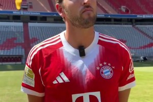 凱恩眼中的終極球員：左腳梅西右腳C羅，傳球德布勞內(nèi)射門自己！