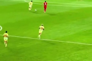 亞馬爾這腳外腳背傳球當(dāng)時就震驚我了??！